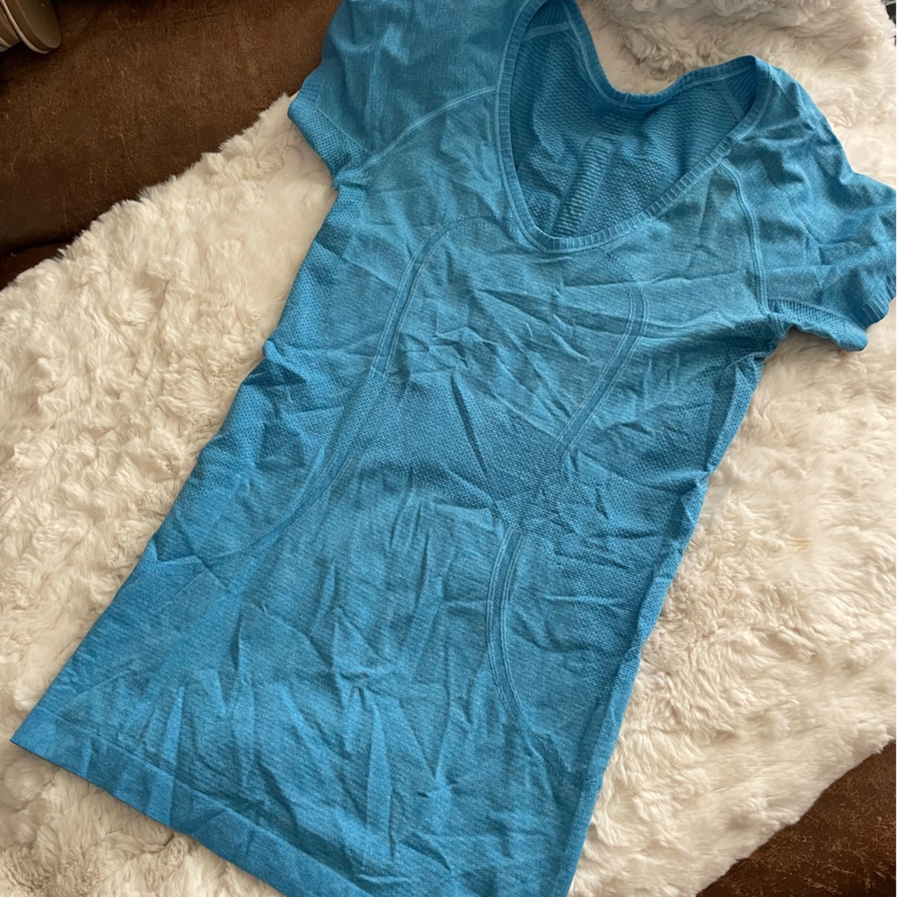 Lululemon Blue Tee size 4